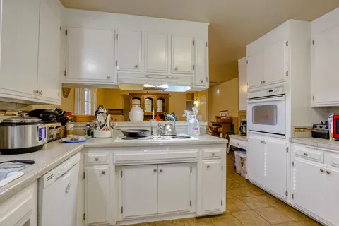 8606 Patricia Dr, Redding, CA 96002 photo 7