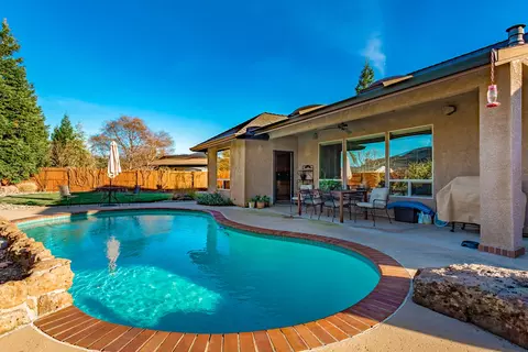 2150 Lafayette Ct, Redding, CA 96003 photo 2