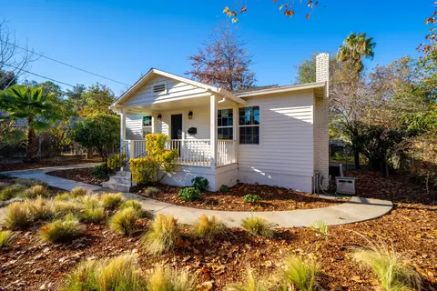 1928 9th St, Redding, CA 96001 photo 2