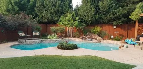 1636 Spanish Bay Dr, Redding, CA 96003 photo 2