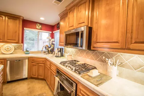 1636 Spanish Bay Dr, Redding, CA 96003 photo 9