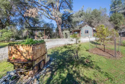 17038 Walker Mine Rd, Redding, CA 96003 photo 1
