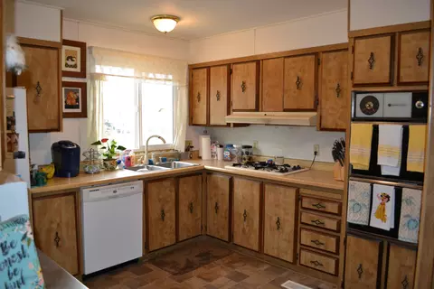 17958 Tiptoe Ln, Redding, CA 96003 photo 4