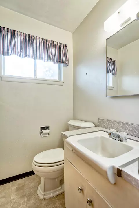 4245 Oro, Redding, CA 96001 photo 21