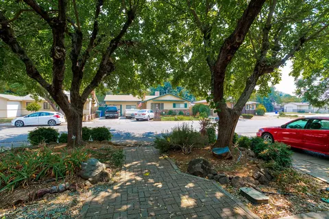 2054 Jupiter Ter, Redding, CA 96002 photo 4