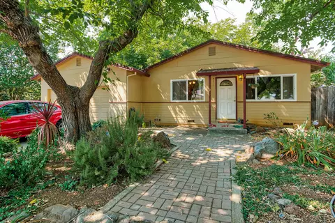 2054 Jupiter Ter, Redding, CA 96002 photo 2