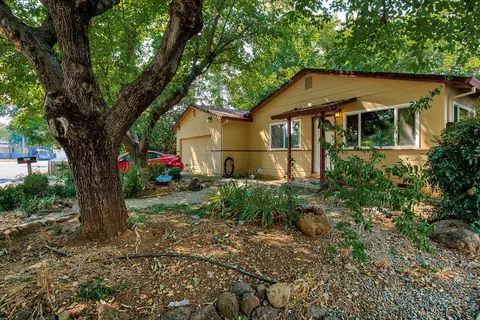 2054 Jupiter Ter, Redding, CA 96002 photo 3