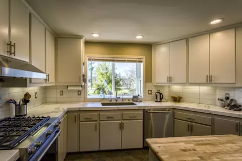 21287 Boyle Rd, Redding, CA 96003 photo 4
