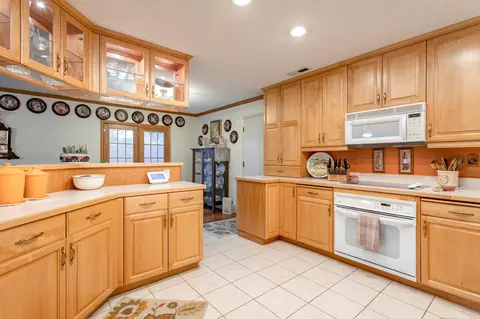 2736 Wyndham Ln, Redding, CA 96001 photo 11