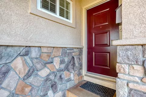2597 Belladonna St, Redding, CA 96002 photo 4