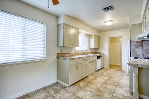 2597 Belladonna St, Redding, CA 96002 photo 7