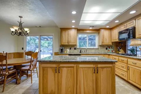 2820 Balaton Ave, Redding, CA 96001 photo 14