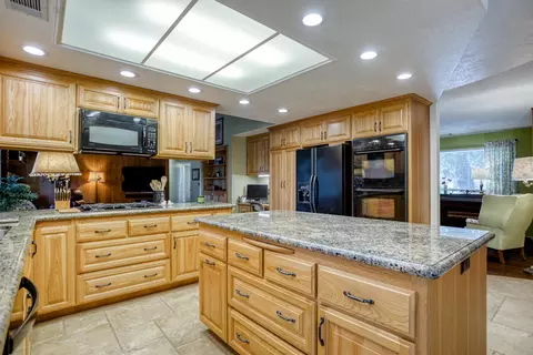 2820 Balaton Ave, Redding, CA 96001 photo 15