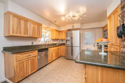 19860 Loop St, Anderson, CA 96007 photo 9
