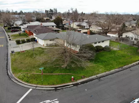 6381 Paso Dr, Redding, CA 96001 photo 2