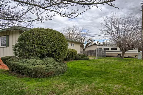 6381 Paso Dr, Redding, CA 96001 photo 38