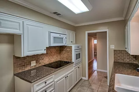 6381 Paso Dr, Redding, CA 96001 photo 9