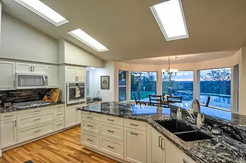 15603 Sol Semete Trl, Redding, CA 96001 photo 9
