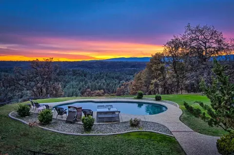 15603 Sol Semete Trl, Redding, CA 96001 photo 2