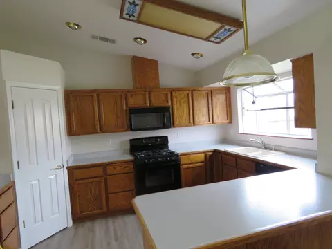 2515 Viking Way, Redding, CA 96003 photo 6