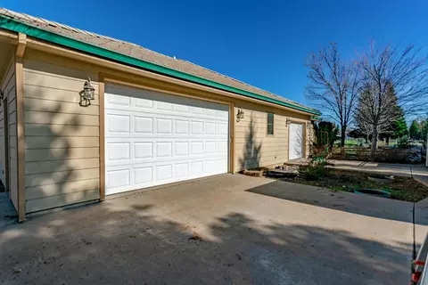 7600 Mohegan Ct, Redding, CA 96002 photo 35