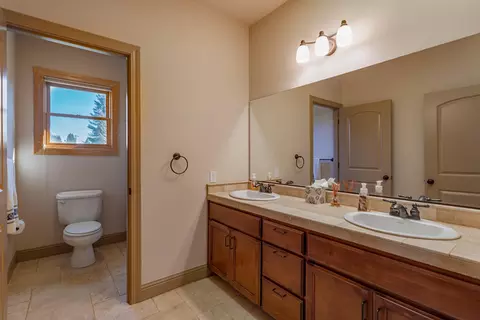 7600 Mohegan Ct, Redding, CA 96002 photo 24