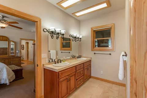 7600 Mohegan Ct, Redding, CA 96002 photo 17