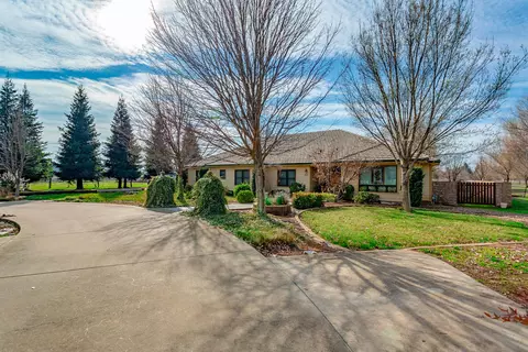 7600 Mohegan Ct, Redding, CA 96002 photo 4