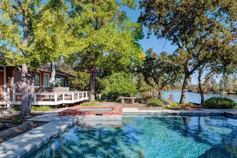 3000 Valentine Ln, Redding, CA 96001 photo 2