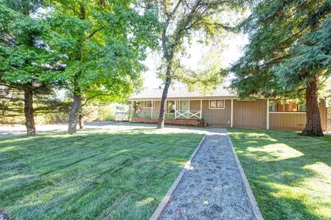 3000 Valentine Ln, Redding, CA 96001 photo 12