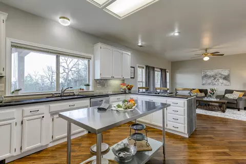 7925 Deer Hollow Ct, Redding, CA 96001 photo 19