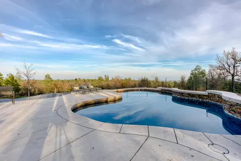 7925 Deer Hollow Ct, Redding, CA 96001 photo 5