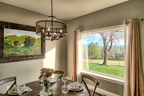 7925 Deer Hollow Ct, Redding, CA 96001 photo 11