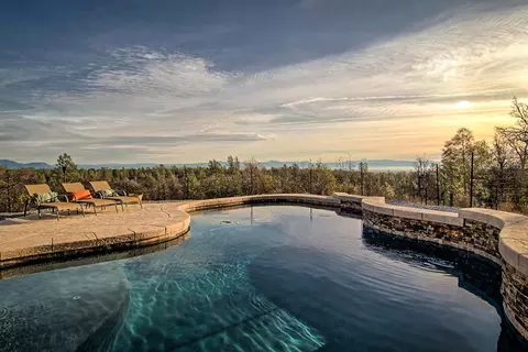 7925 Deer Hollow Ct, Redding, CA 96001 photo 3