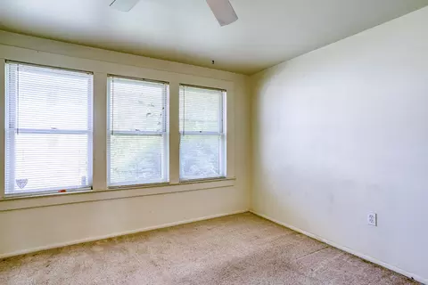 954 West St, Redding, CA 96001 photo 8