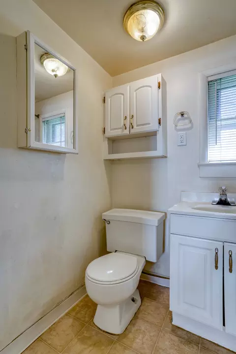 954 West St, Redding, CA 96001 photo 10