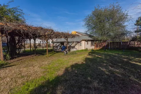 954 West St, Redding, CA 96001 photo 18