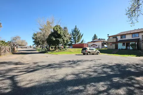 825 Lakeside Dr, Red Bluff, CA 96080 photo 3