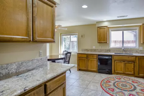 1521 Arroyo Manor Dr, Redding, CA 96003 photo 10