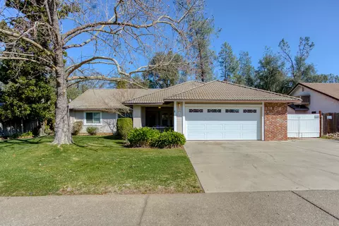 1521 Arroyo Manor Dr, Redding, CA 96003 photo 2