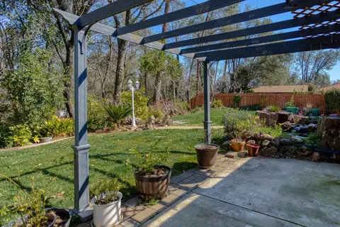 1521 Arroyo Manor Dr, Redding, CA 96003 photo 40