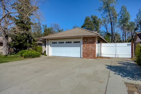 1521 Arroyo Manor Dr, Redding, CA 96003 photo 3