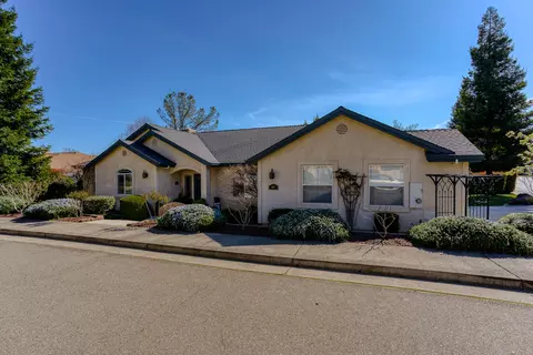 1677 St Andrews Dr, Redding, CA 96003 photo 2