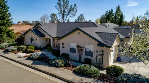 1677 St Andrews Dr, Redding, CA 96003 photo 1