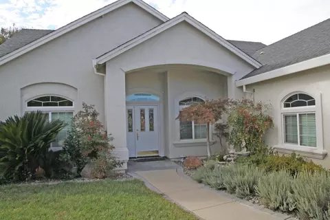 542 Castenda Dr, Redding, CA 96003 photo 2