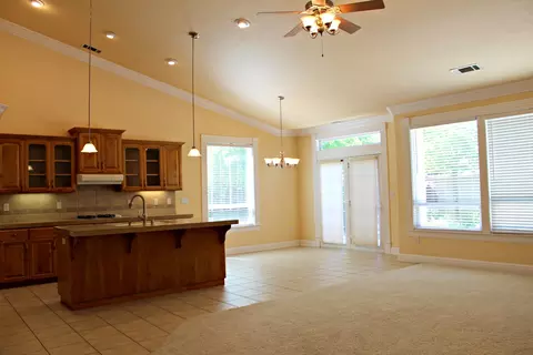 542 Castenda Dr, Redding, CA 96003 photo 10