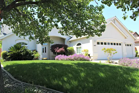 542 Castenda Dr, Redding, CA 96003 photo 4