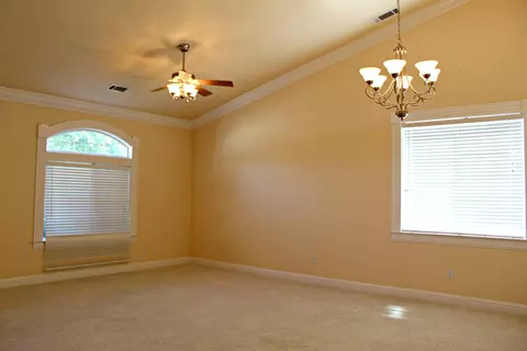 542 Castenda Dr, Redding, CA 96003 photo 5
