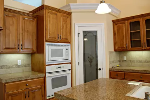 542 Castenda Dr, Redding, CA 96003 photo 13