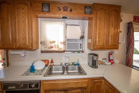 2565 Sacramento Dr, Redding, CA 96001 photo 8